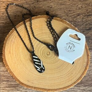 Black and White Sandle Necklace 2002